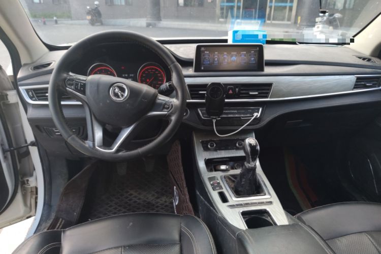 Used Hanteng X5 2018 1.5T Manual Luxury Edition Center Console