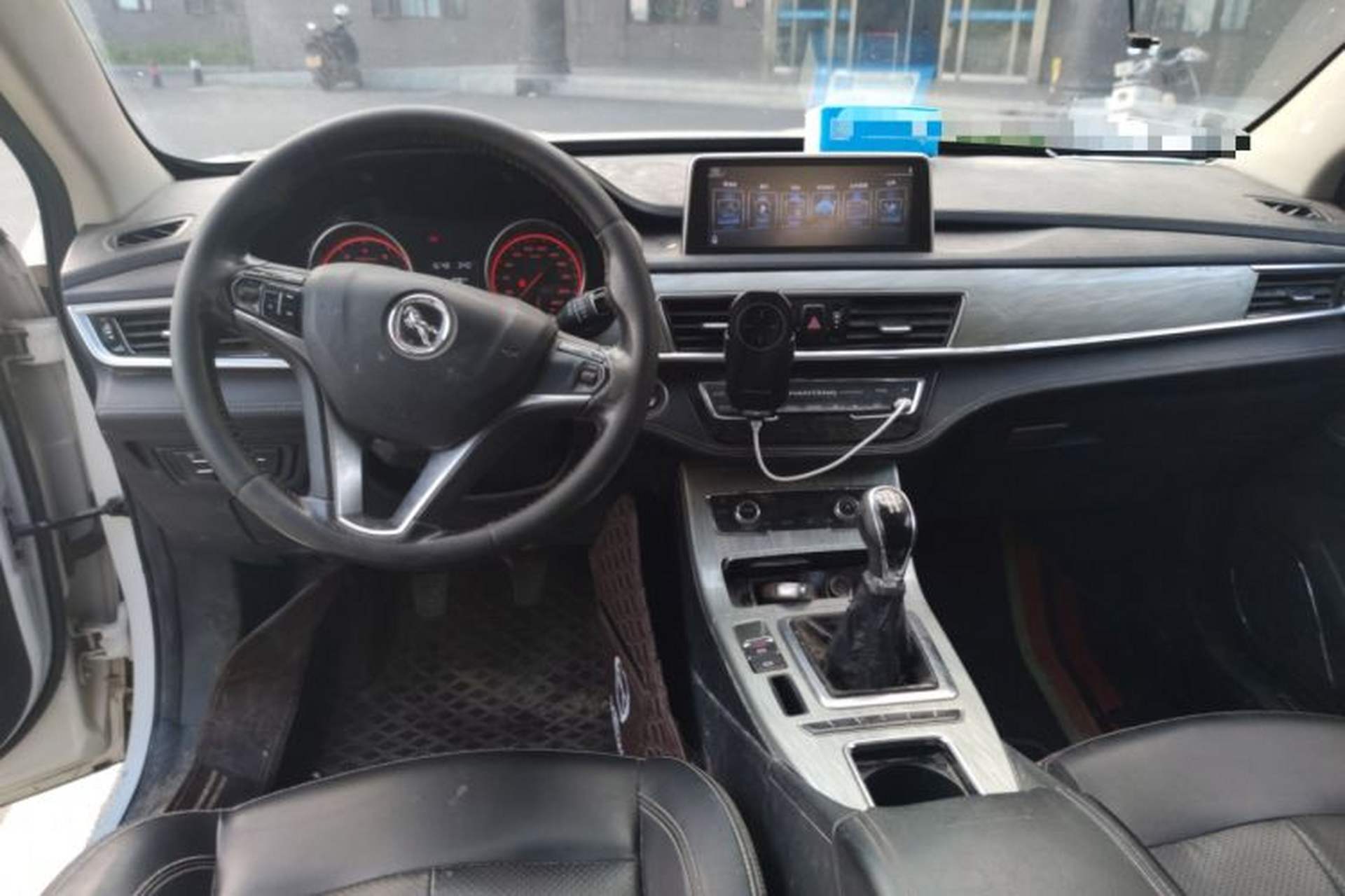 Used Hanteng X5 2018 1.5T Manual Luxury Edition Center Console