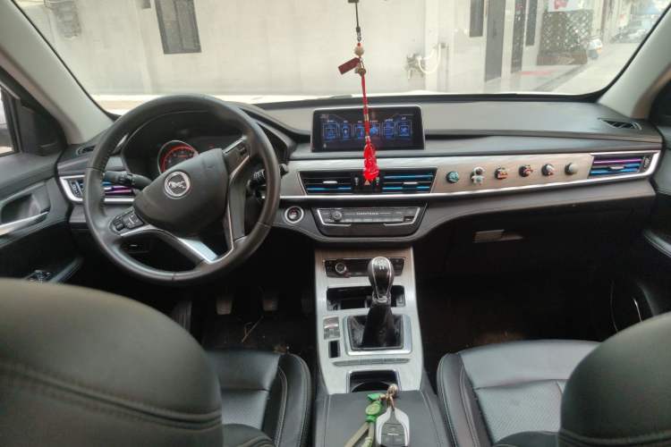 Used Hanteng X5 2018 1.5T Manual Luxury Edition Center Console