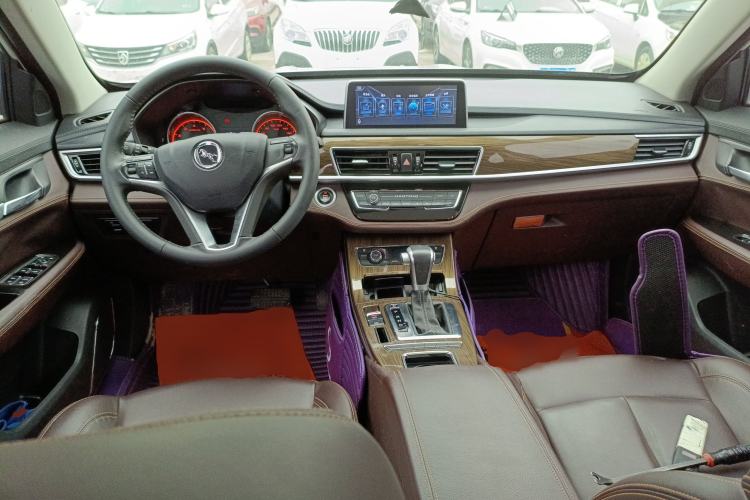 Used Hanteng X5 2018 1.5T CVT Luxury Edition Center Console