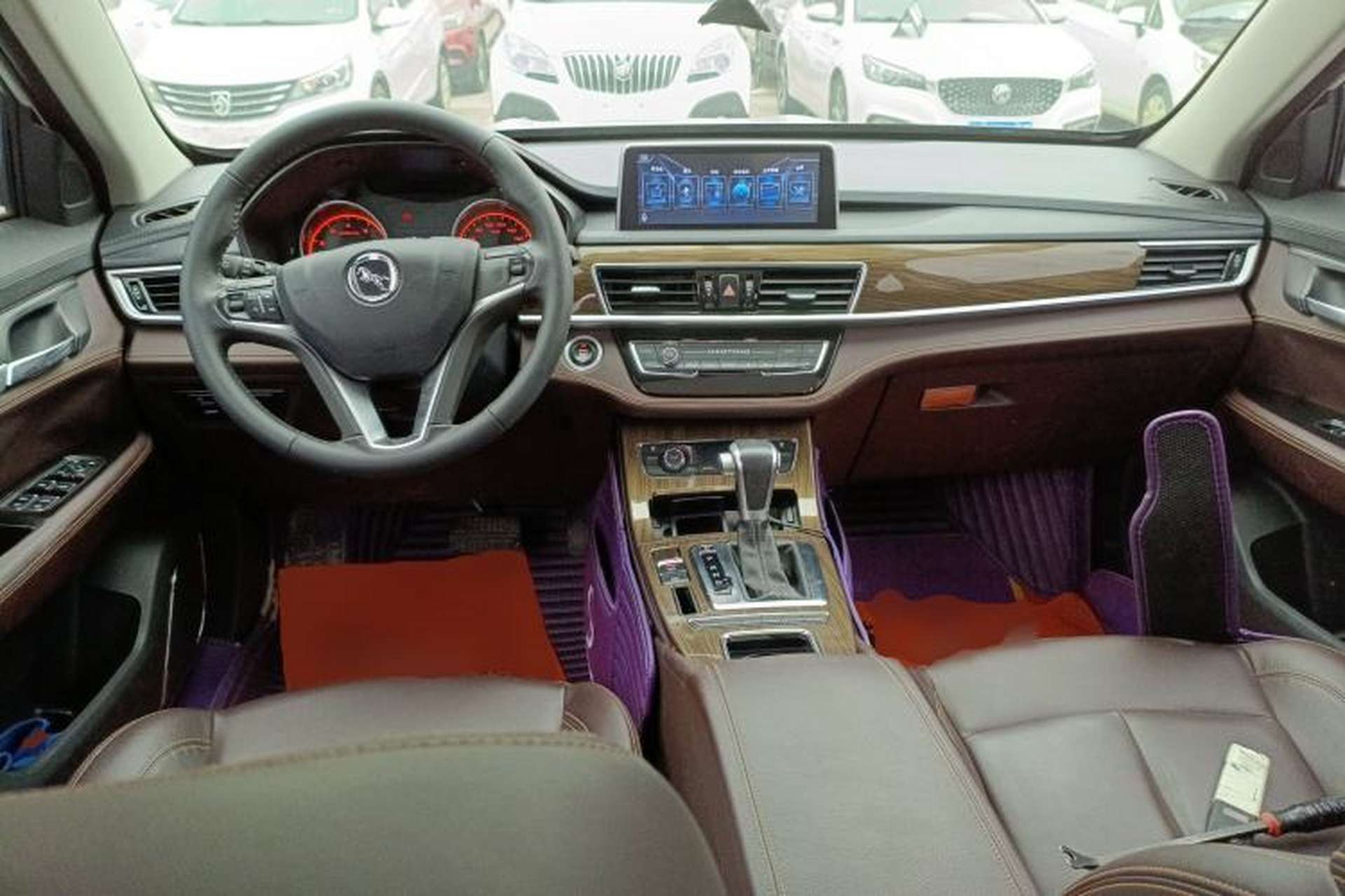 Used Hanteng X5 2018 1.5T CVT Luxury Edition Center Console