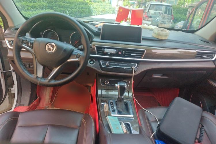 Used Hanteng X5 2018 1.5T CVT Luxury Edition Center Console