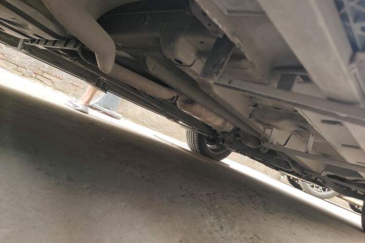 Used Hanteng X5 2018 1.5T Manual Luxury Edition Chassis Rear Right