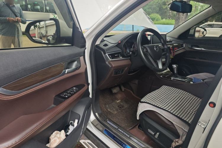 Used Hanteng X5 2018 1.5T CVT Luxury Edition Driver Seat
