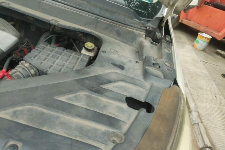 Used Hanteng X5 2018 1.5L Manual Comfort Edition Engine Bay Left