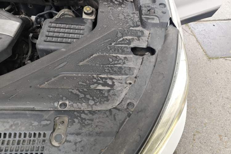 Used Hanteng X5 2018 1.5T CVT Luxury Edition Engine Bay Left