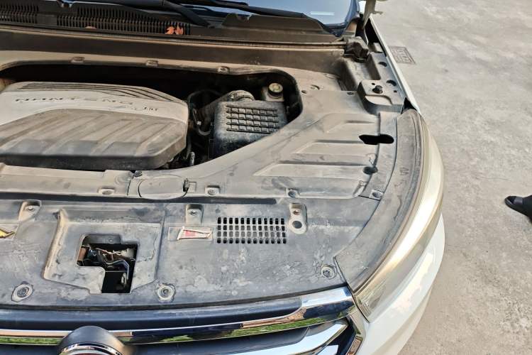 Used Hanteng X5 2018 1.5T CVT Xuan Dong Flagship Edition Engine Bay Left