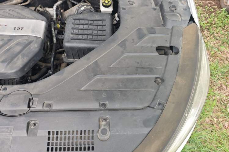 Used Hanteng X5 2018 1.5T CVT Luxury Edition Engine Bay Left