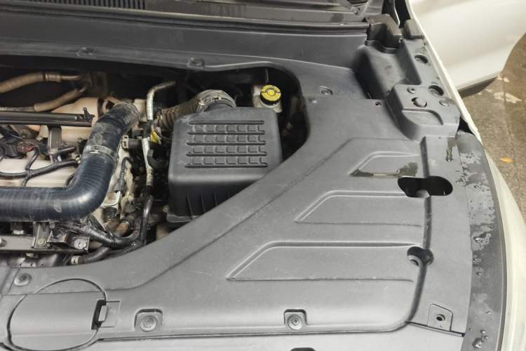 Used Hanteng X5 2018 1.5T CVT Elite Edition Engine Bay Left
