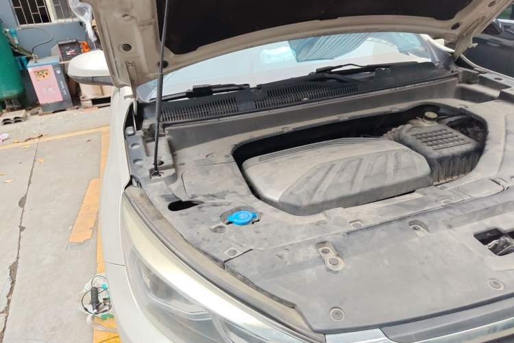 Used Hanteng X5 2018 1.5T CVT Luxury Edition Engine Bay Right