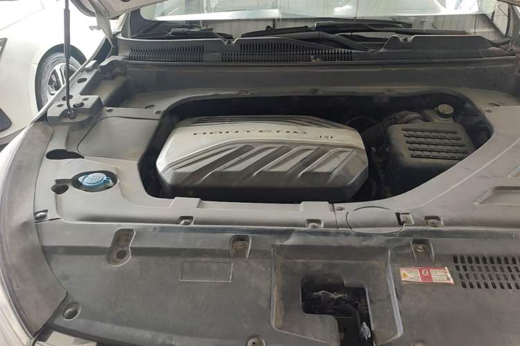 Used Hanteng X5 2018 1.5T CVT Luxury Edition Engine Bay Right