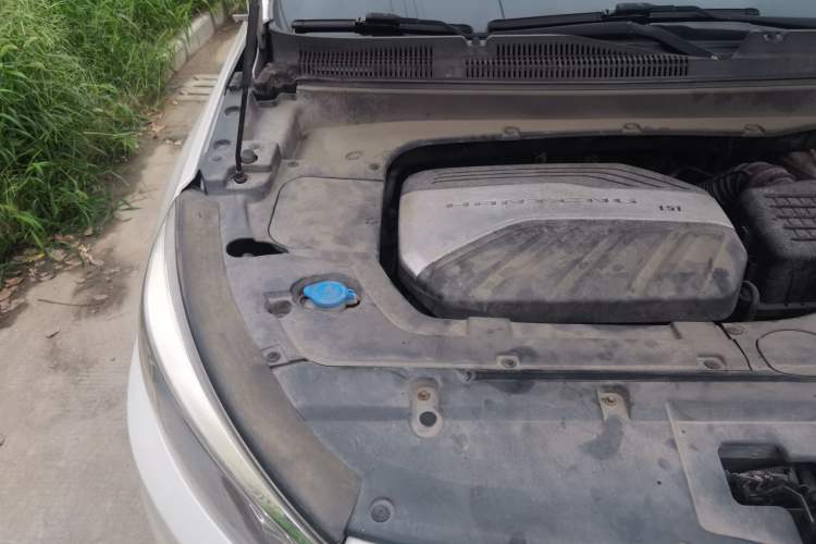 Used Hanteng X5 2018 1.5T CVT Elite Edition Engine Bay Right