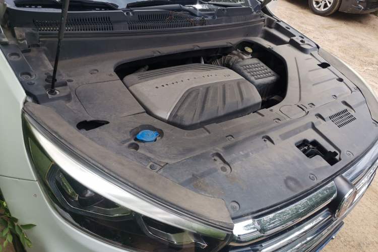 Used Hanteng X5 2018 1.5T Manual Elite Edition Engine Bay Right
