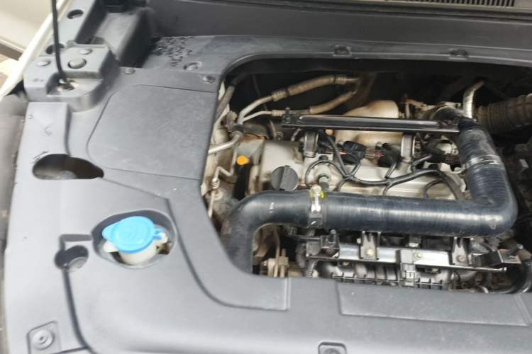 Used Hanteng X5 2018 1.5T CVT Elite Edition Engine Bay Right