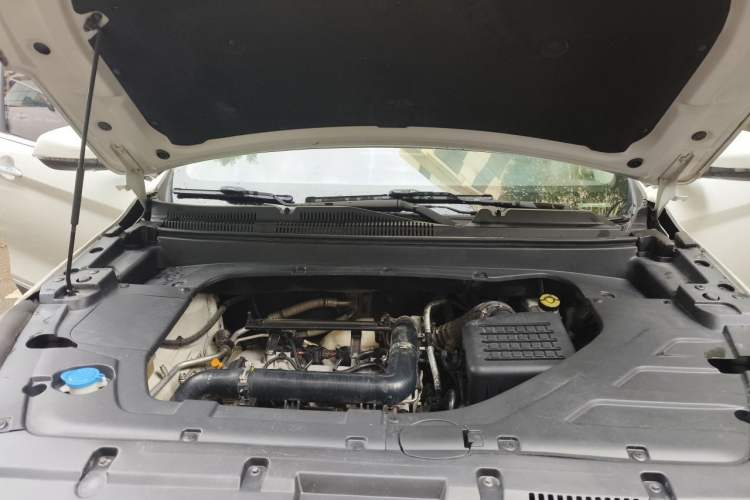 Used Hanteng X5 2018 1.5T CVT Elite Edition Engine Bay