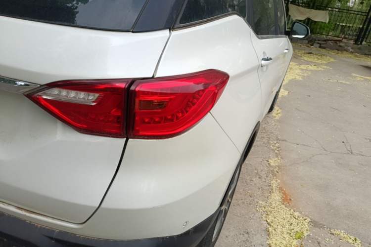 Used Hanteng X5 2018 1.5T CVT New Year Edition Exterior 3