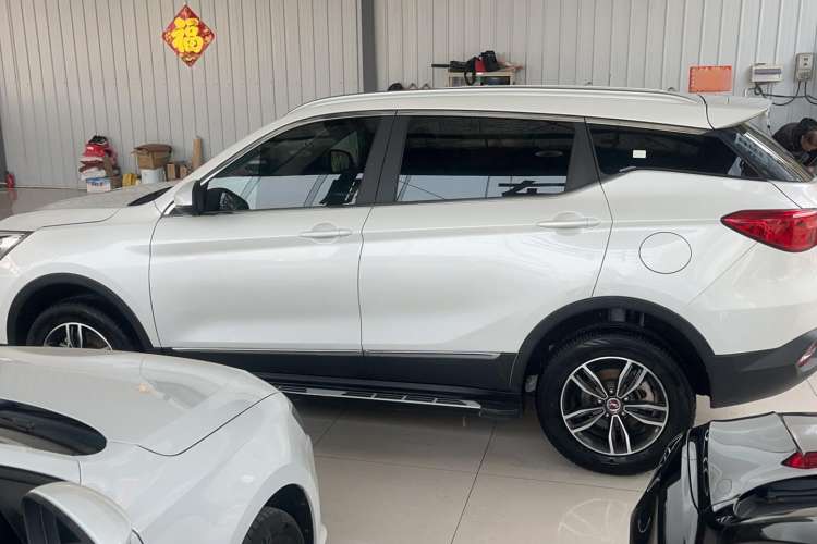 Used Hanteng X5 2018 1.5L Manual Comfort Edition Exterior 5