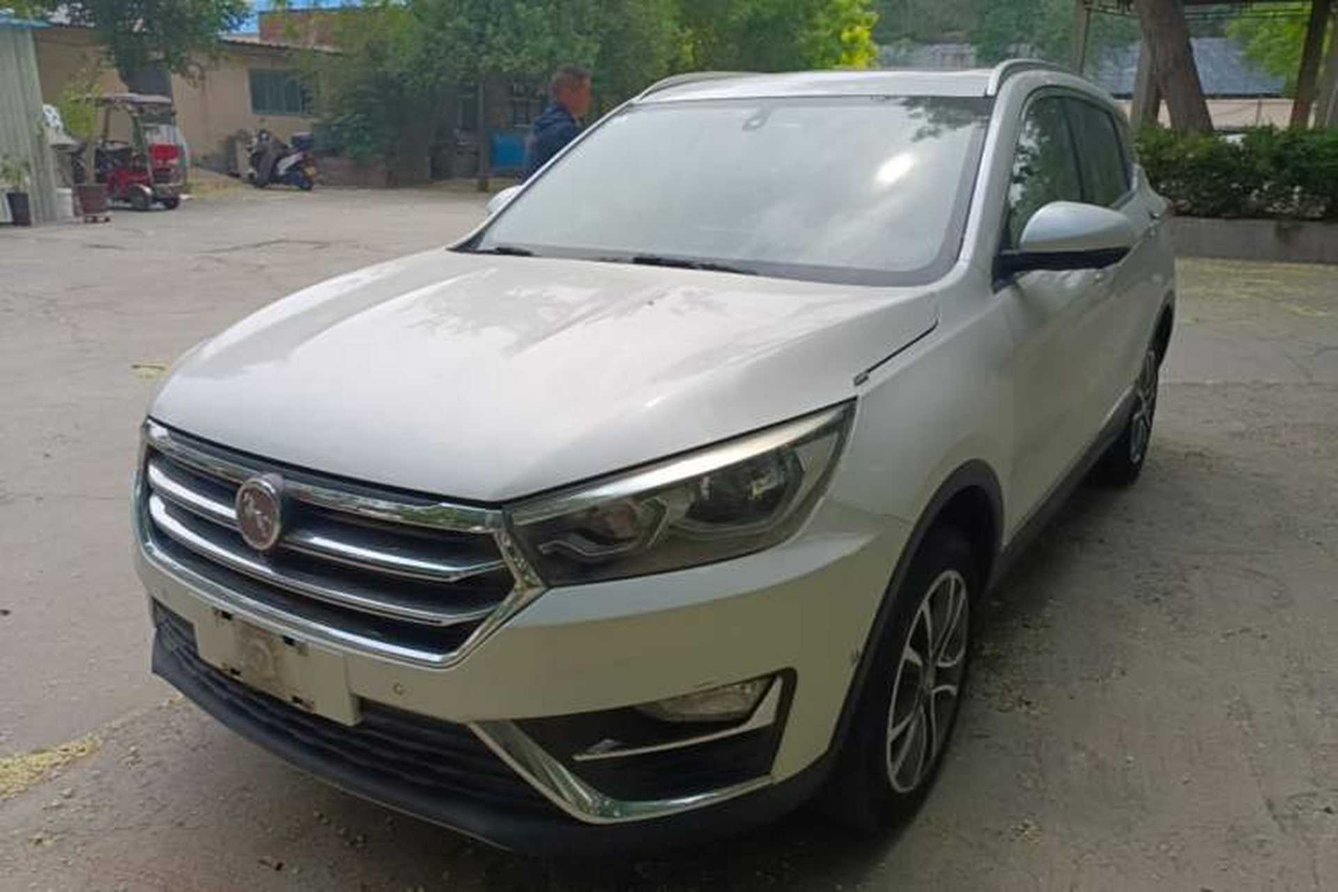 Used Hanteng X5 2018 1.5T CVT New Year Edition Front Left 45 Deg