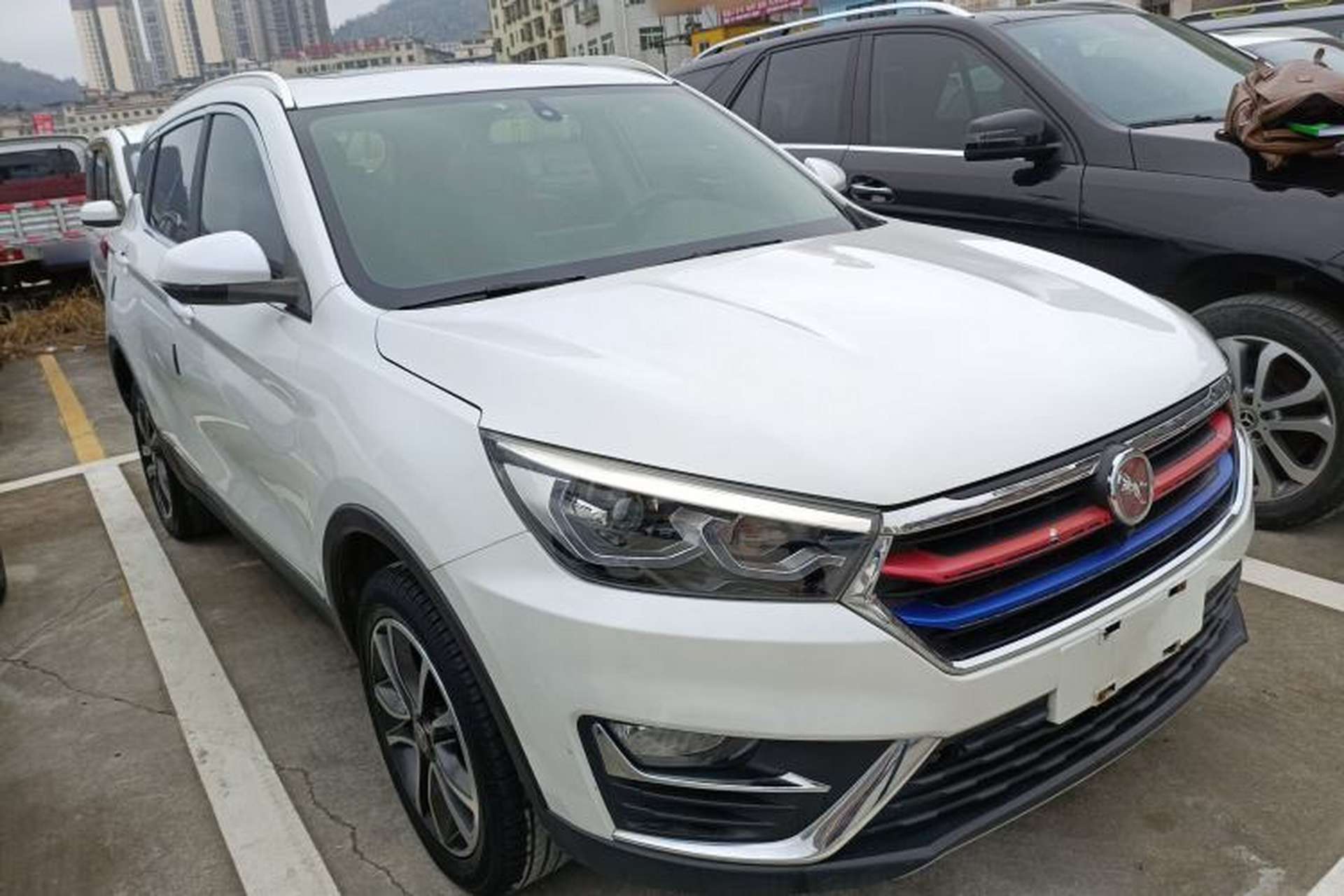 Used Hanteng X5 2018 1.5T CVT Luxury Edition Front Right 45 Deg