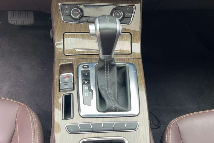 Used Hanteng X5 2018 1.5T CVT Luxury Edition Gear Lever