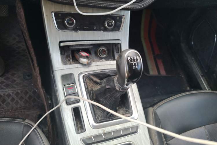 Used Hanteng X5 2018 1.5T Manual Luxury Edition Gear Lever