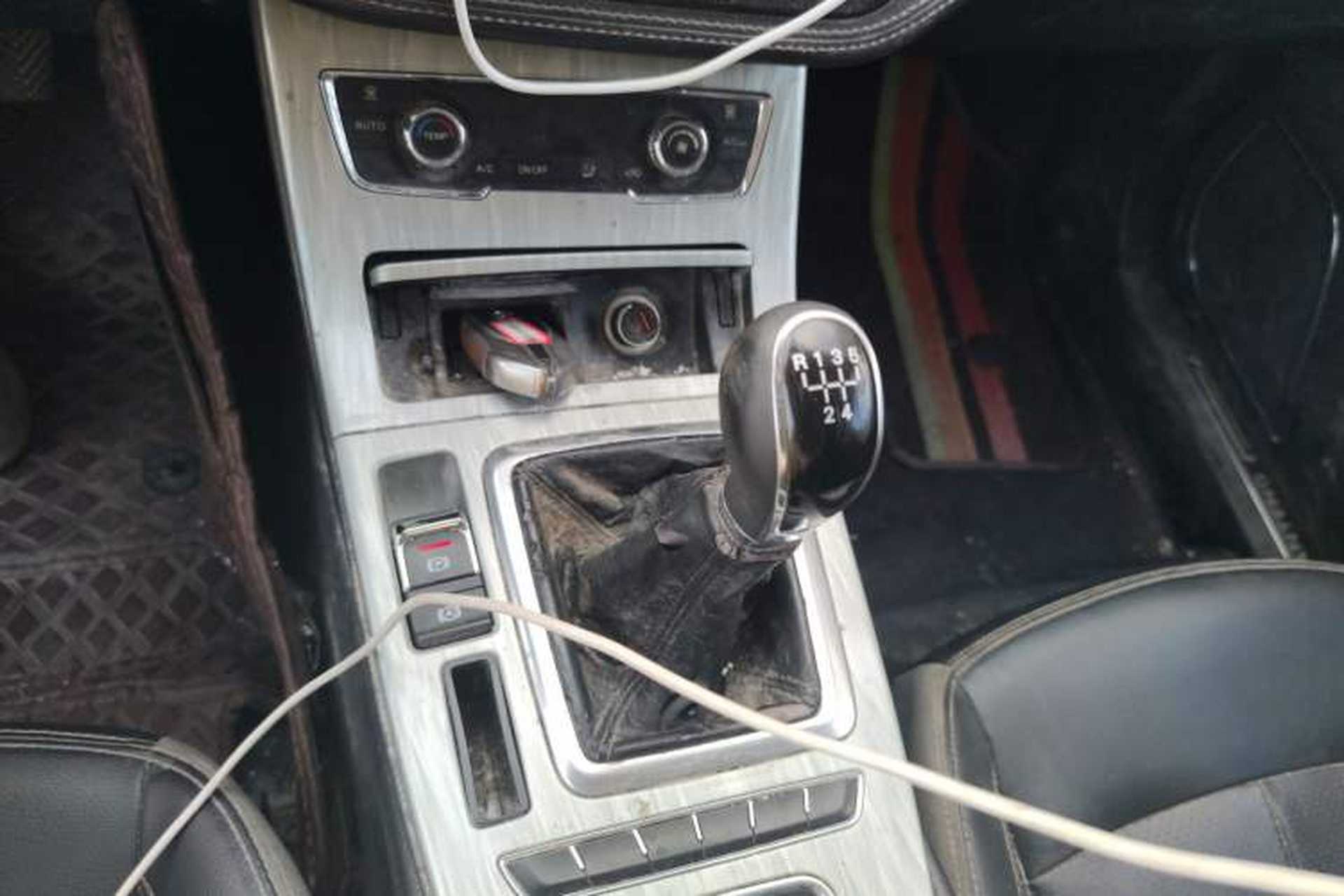 Used Hanteng X5 2018 1.5T Manual Luxury Edition Gear Lever