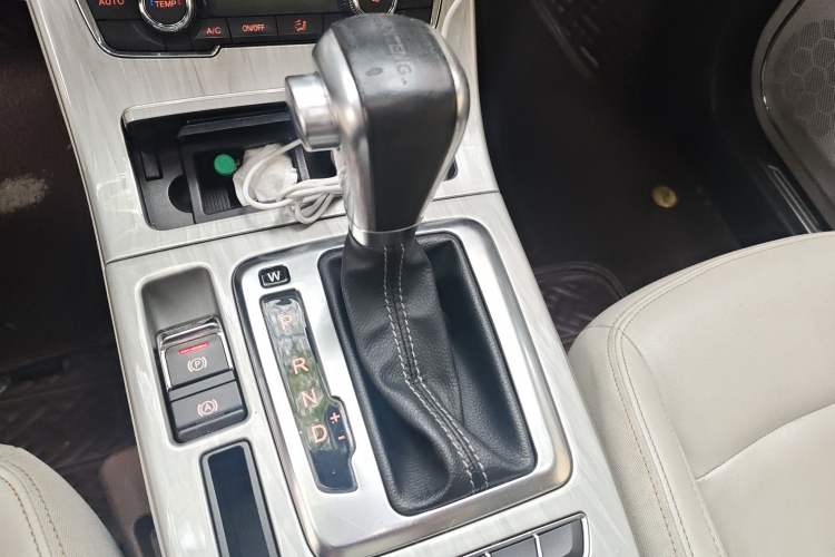 Used Hanteng X5 2018 1.5T CVT Luxury Edition Gear Lever