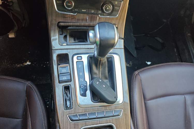 Used Hanteng X5 2018 1.5T CVT Luxury Edition Gear Lever