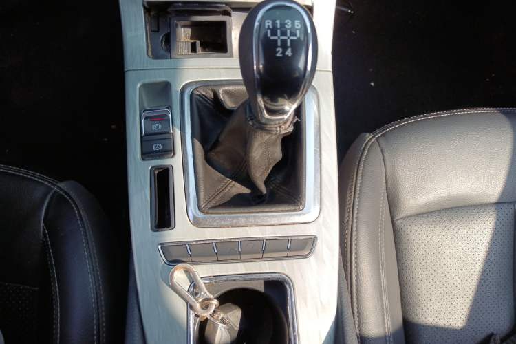 Used Hanteng X5 2018 1.5T Manual Elite Edition Gear Lever