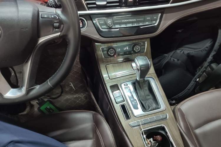 Used Hanteng X5 2018 1.5T CVT Luxury Edition Gear Lever
