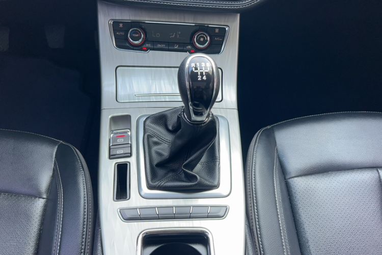 Used Hanteng X5 2018 1.5T Manual Luxury Edition Gear Lever