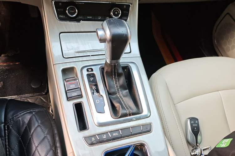 Used Hanteng X5 2018 1.5T CVT Xuan Dong Flagship Edition Gear Lever