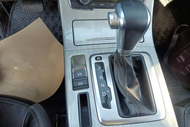 Used Hanteng X5 2018 1.5T CVT Luxury Edition Gear Lever