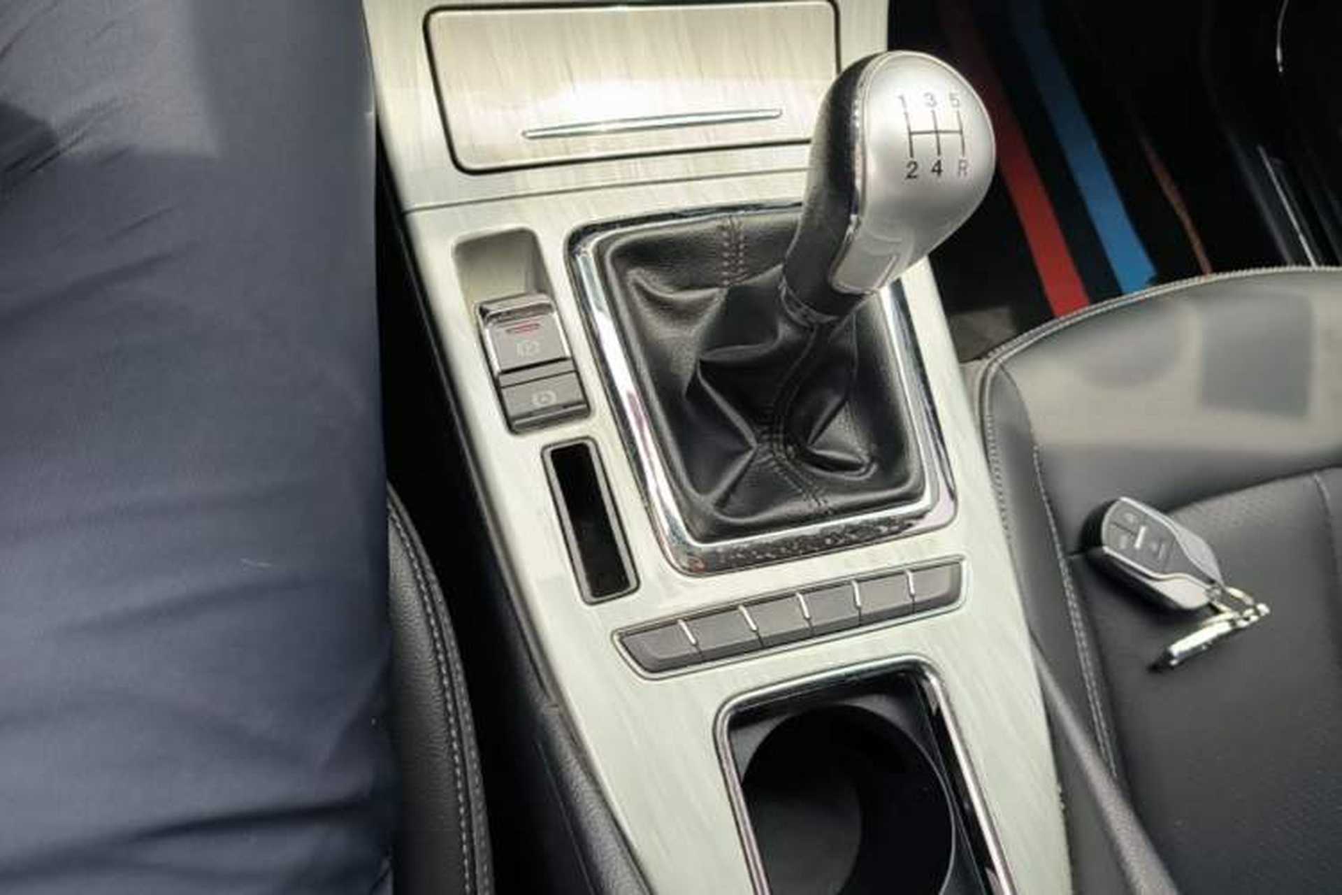 Used Hanteng X5 2018 1.5L Manual Elite Edition Gear Lever