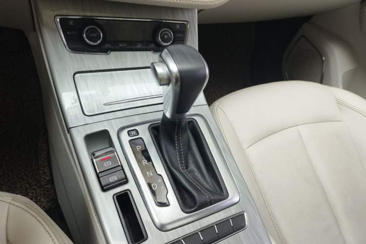 Used Hanteng X5 2018 1.5T CVT Elite Edition Gear Lever