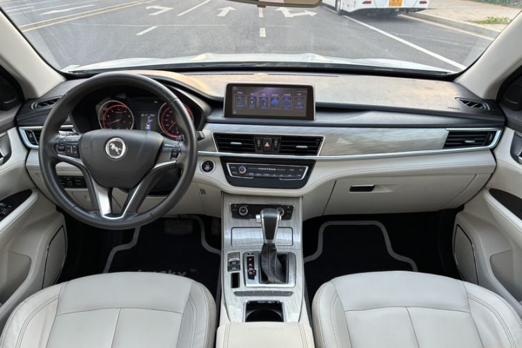 Used Hanteng X5 2018 1.5T CVT Luxury Edition Interior 2