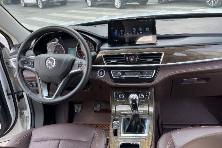 Used Hanteng X5 2018 1.5T Manual Elite Edition Interior 2