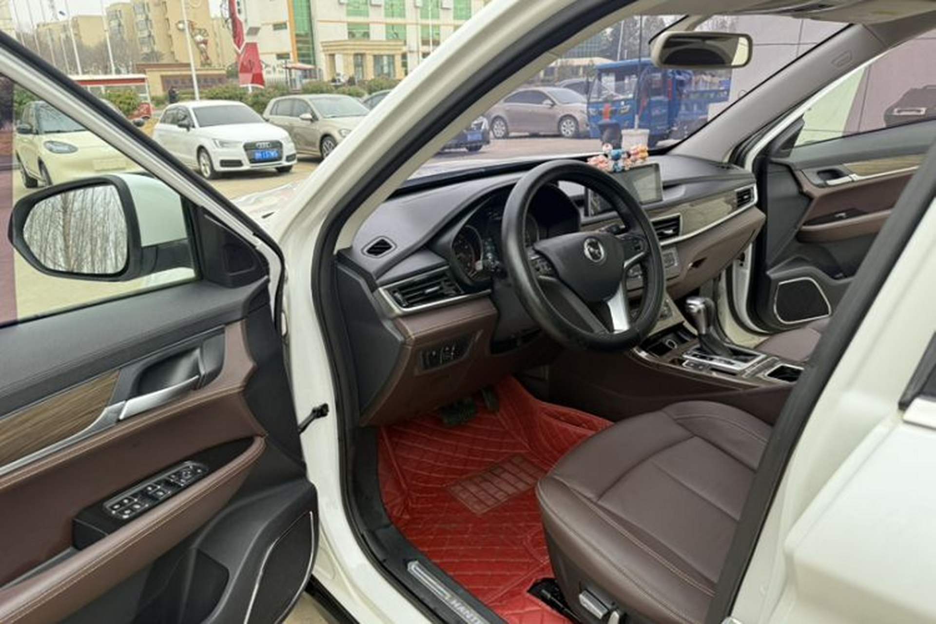 Used Hanteng X5 2018 1.5T CVT Luxury Edition Interior 2
