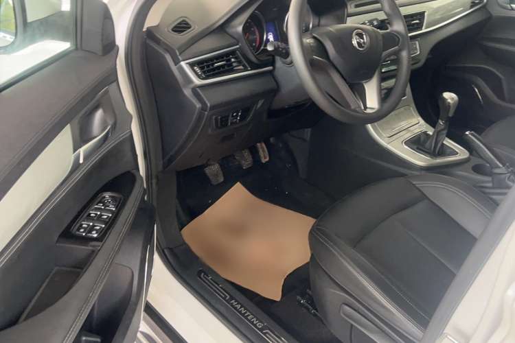 Used Hanteng X5 2018 1.5L Manual Comfort Edition Interior 2