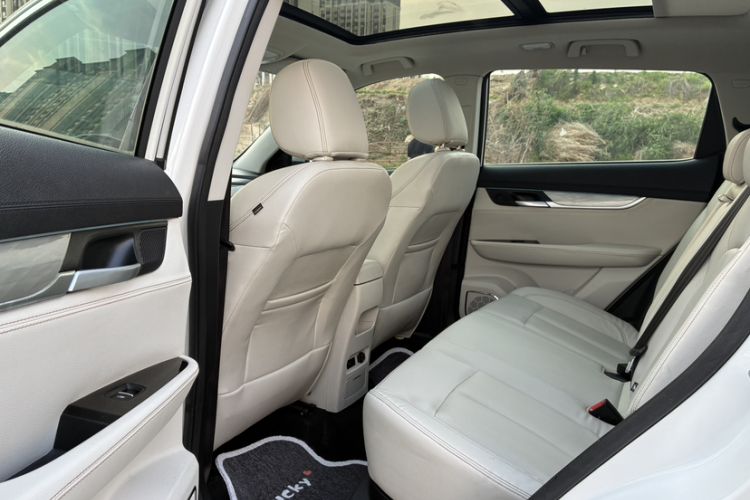 Used Hanteng X5 2018 1.5T CVT Luxury Edition Interior 3