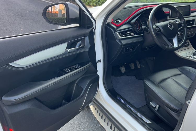Used Hanteng X5 2018 1.5T Manual Luxury Edition Interior 3