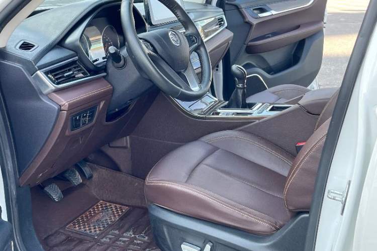 Used Hanteng X5 2018 1.5T Manual Elite Edition Interior 4