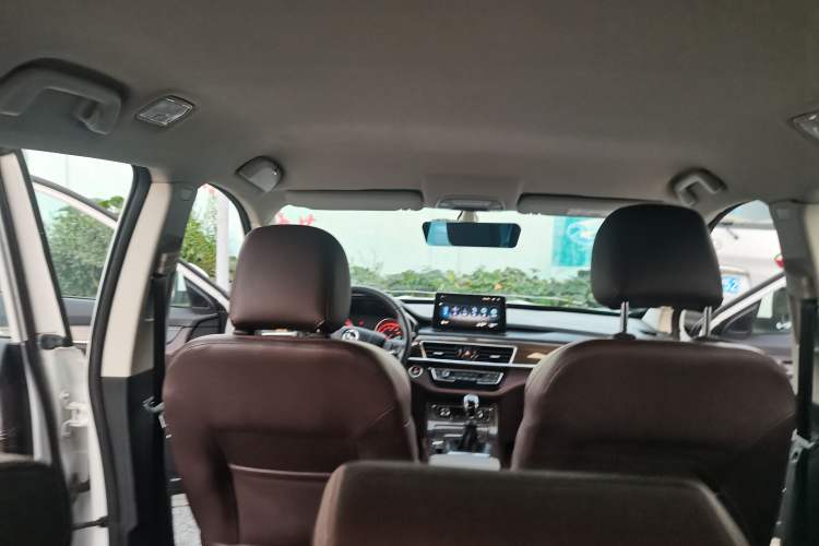 Used Hanteng X5 2018 1.5T Manual Elite Edition Interior 6