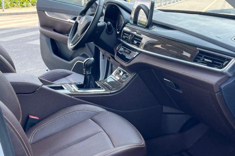 Used Hanteng X5 2018 1.5T Manual Elite Edition Interior 8
