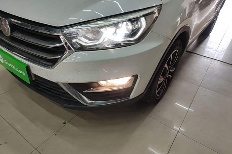 Used Hanteng X5 2018 1.5T CVT Luxury Edition Left Front Headlight