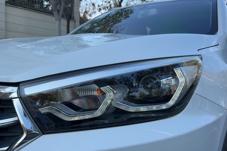Used Hanteng X5 2018 1.5T Manual Luxury Edition Left Front Headlight
