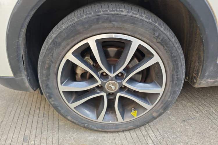 Used Hanteng X5 2018 1.5T CVT Luxury Edition Left Front Wheel Hub