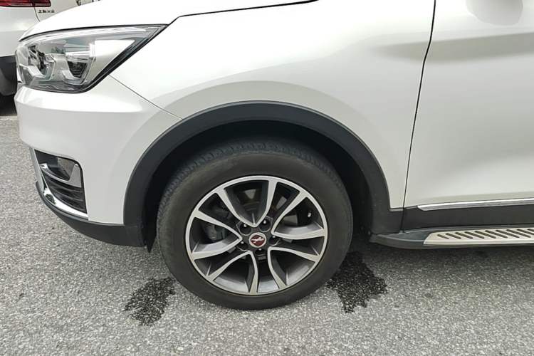 Used Hanteng X5 2018 1.5T CVT Luxury Edition Left Front Wheel Hub