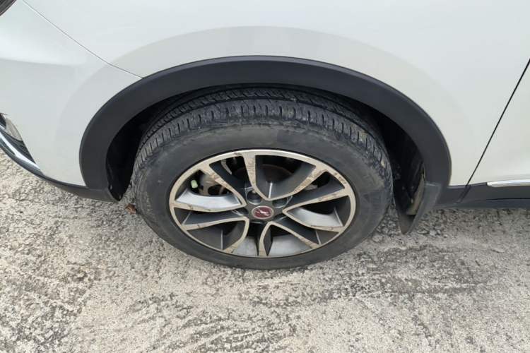 Used Hanteng X5 2018 1.5L Manual Elite Edition Left Front Wheel Hub