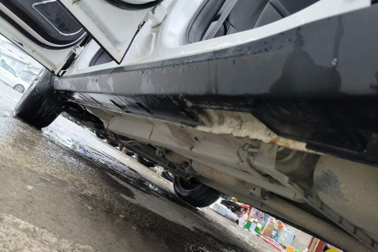 Used Hanteng X5 2018 1.5T CVT Luxury Edition Left Side Sill